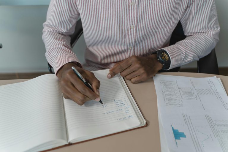 How to Manage Up: Effectively Working With Difficult Supervisors